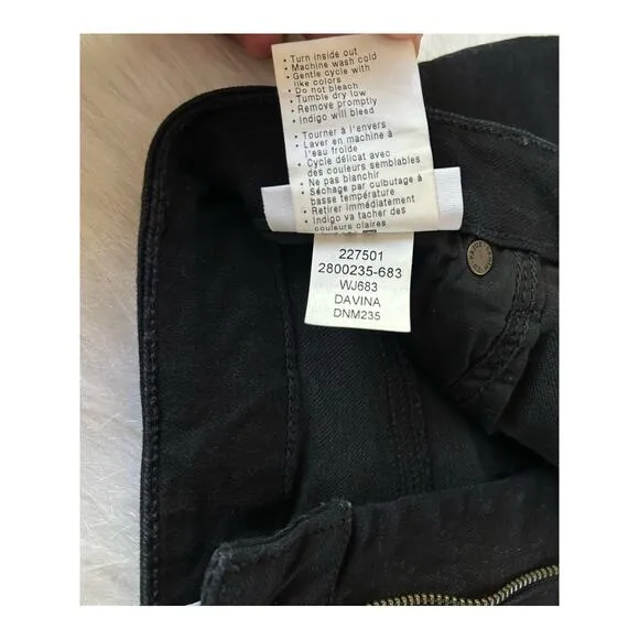 Paige Davina Margot High Rise Cut Off Denim Black High Rise Shorts Size 26 | 2