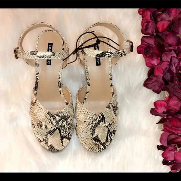 🆕PARKER &amp; SKY Snake Print Wedge Sandals
