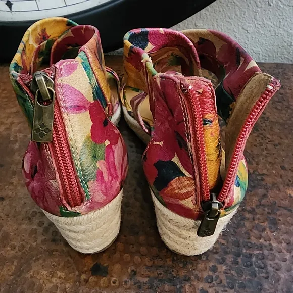 Patricia Nash Rubia Wedge Sandals in Spring Multi