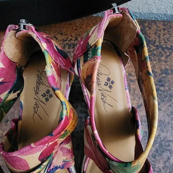 Patricia Nash Rubia Wedge Sandals in Spring Multi