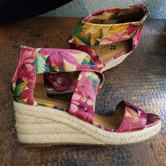 Patricia Nash Rubia Wedge Sandals in Spring Multi