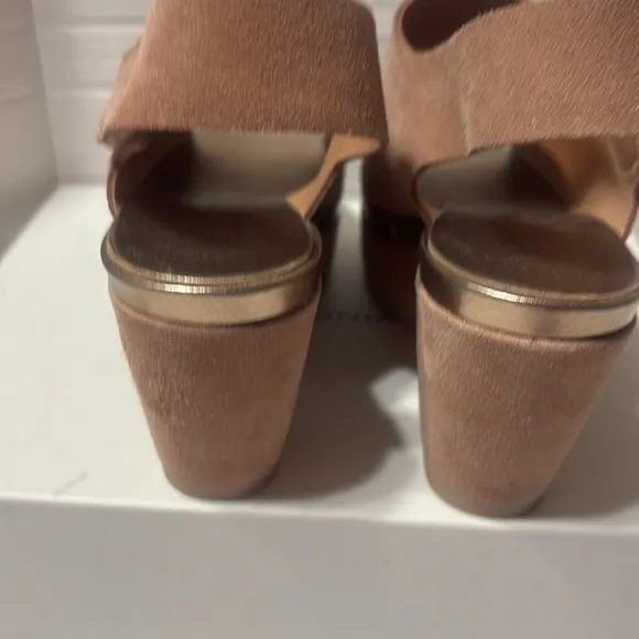 Pedro Garcia suede leather Elegant Peep-Toe Slingback wedge sandals. EUC