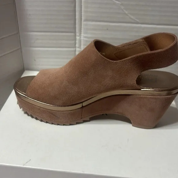 Pedro Garcia suede leather Elegant Peep-Toe Slingback wedge sandals. EUC