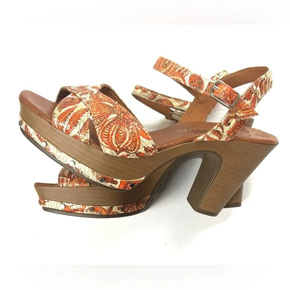 Pedro Miralles  Floral Platform Sandals - Orange and Cream