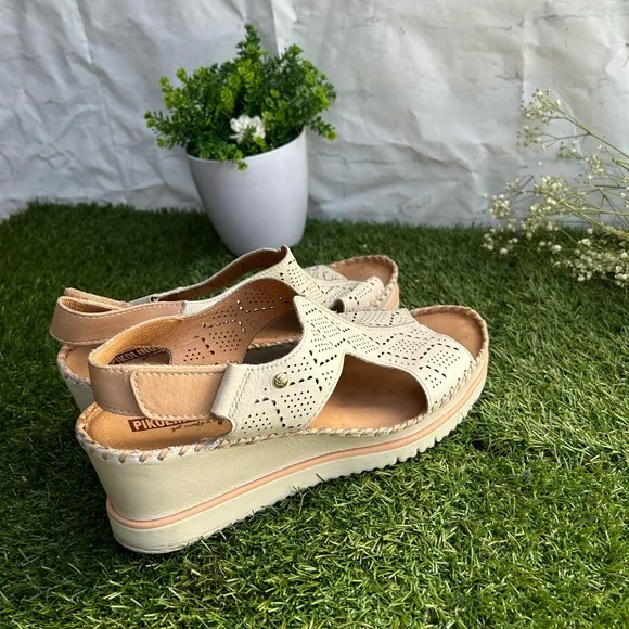 PIKOLINOS AGUADULCEWomen wedge sandals gently usedColor: NATA size 41 US 11