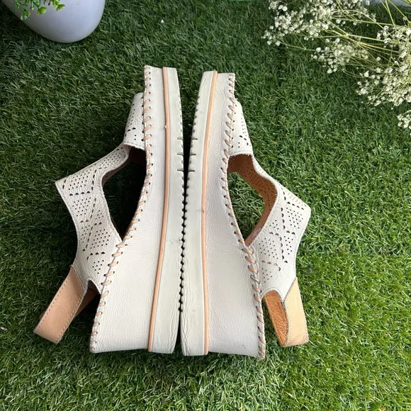 PIKOLINOS AGUADULCEWomen wedge sandals gently usedColor: NATA size 41 US 11
