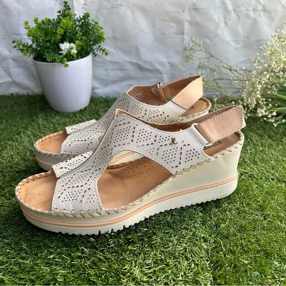 PIKOLINOS AGUADULCEWomen wedge sandals gently usedColor: NATA size 41 US 11