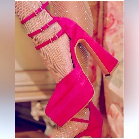 PLATFORM chunky ,synthetic suede .fusion 3 straps sandals