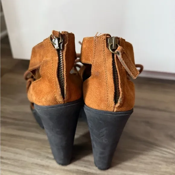 Polo Ralph Lauren Vintage-Inspired Suede Lace-Up Platform Sandals MADE IN‎ SPAIN