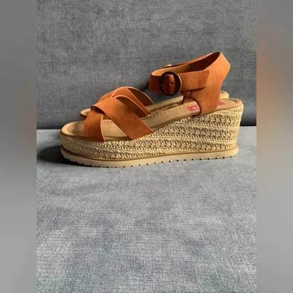 Pop Womens Brown Adjustable Ankle Strap Wedge Espadrille Open Toe Heel Sandals