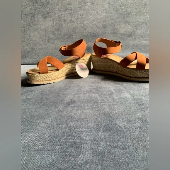 Pop Womens Brown Adjustable Ankle Strap Wedge Espadrille Open Toe Heel Sandals