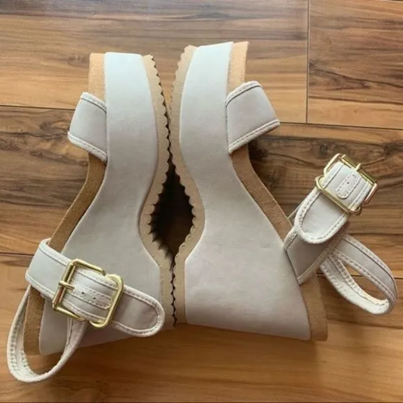 Quip is light gray wedge sandals 8