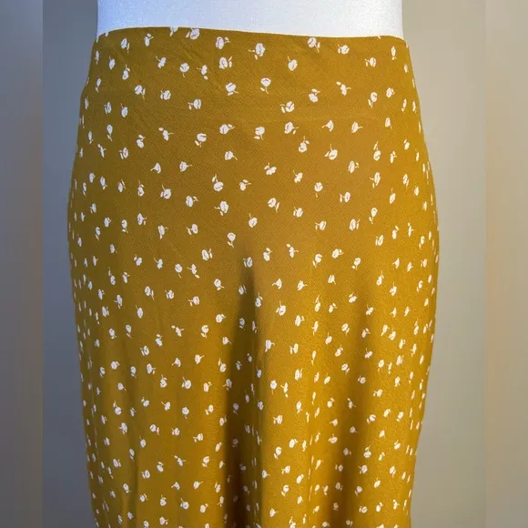 Rails Marigold Yellow London Anya Print Midi Swing Skirt, Size Medium, NWT
