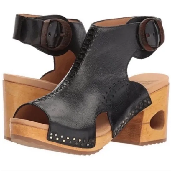 RARE Dansko Octavia Black Leather Sandals Wooden Clog Heels 38 Platform