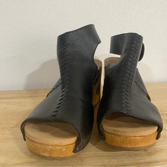 RARE Dansko Octavia Black Leather Sandals Wooden Clog Heels 38 Platform