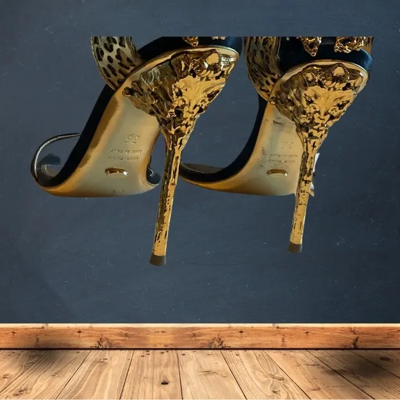RARE find. Sergio Rossi Filigree high heel with gold leather butterfly, size 36