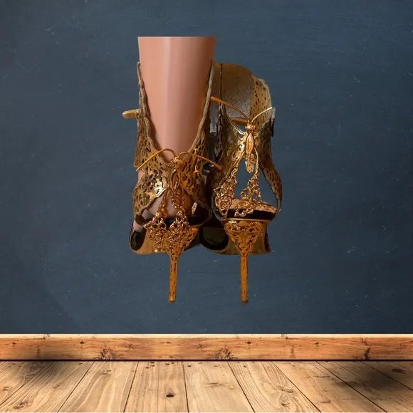 RARE find. Sergio Rossi Filigree high heel with gold leather butterfly, size 36