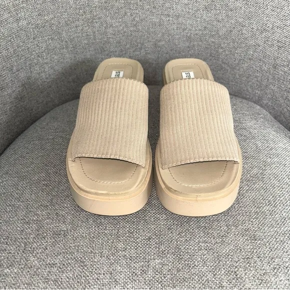 RARE Steve Madden Balanced Natural‎ Wedge Platform Slide Sandals Women’s Size 7