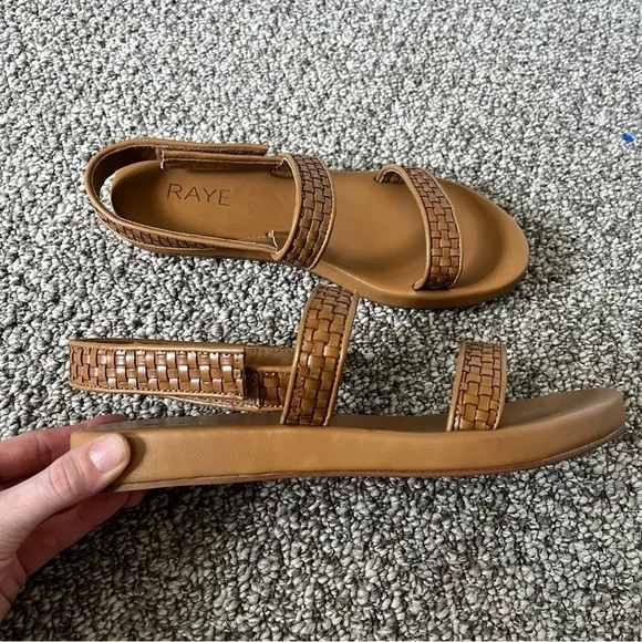 Raye x REVOLVE NWOT Hoxton Strappy Leather Sandals in Cognac 7.5