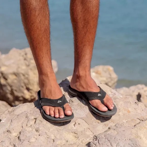 REEF Fanning Sandals w/ Bottle Opener - NEW Size 9 - Black/Silver - Arch Support