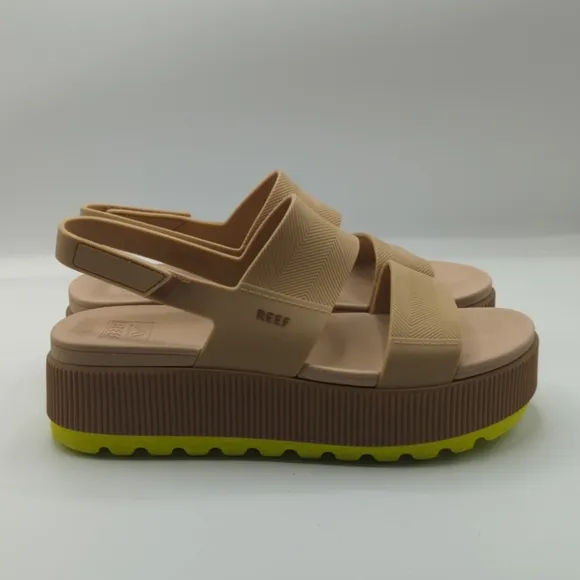 Reef Water Vista Higher Platform Sandals In Sand Lime