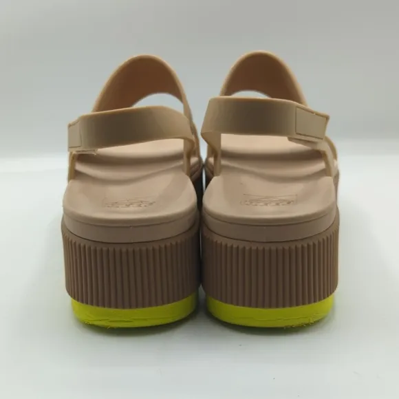Reef Water Vista Higher Platform Sandals In Sand Lime