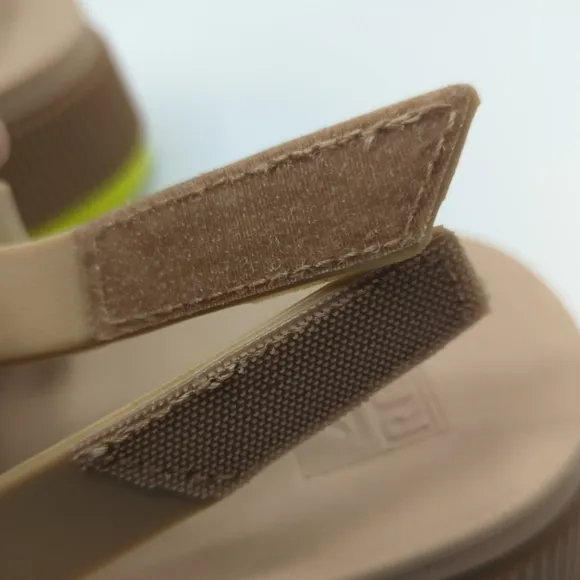 Reef Water Vista Higher Platform Sandals In Sand Lime