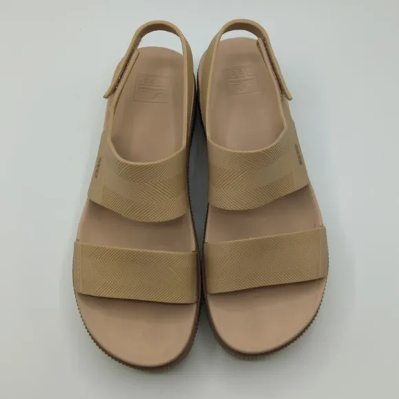 Reef Water Vista Higher Platform Sandals In Sand Lime