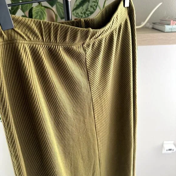 Reformation Olive Green Rib Knit Maxi Skirt Women’s Size Large