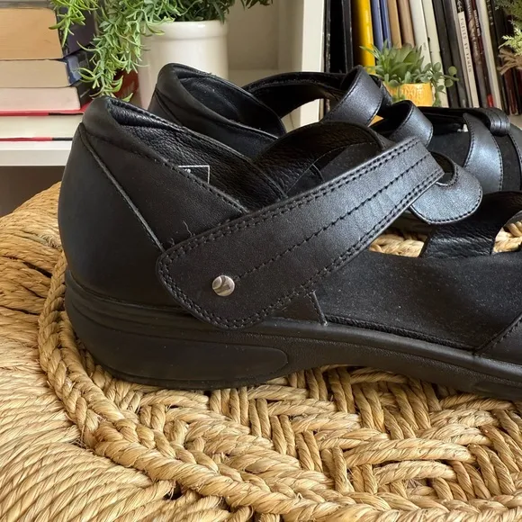 Revere Geneva Black Closed Heel Leather Sandals Comfort Shoe Size 11