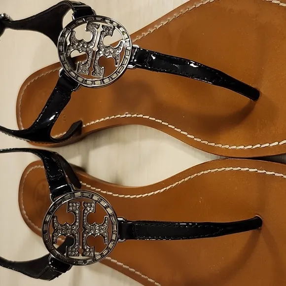 Rhinestone Miller Emblem Sandals/Thongs in Patenet Leather Black