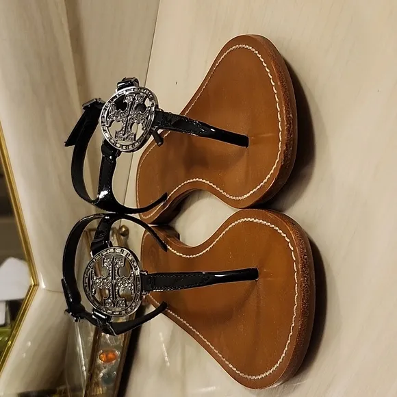 Rhinestone Miller Emblem Sandals/Thongs in Patenet Leather Black