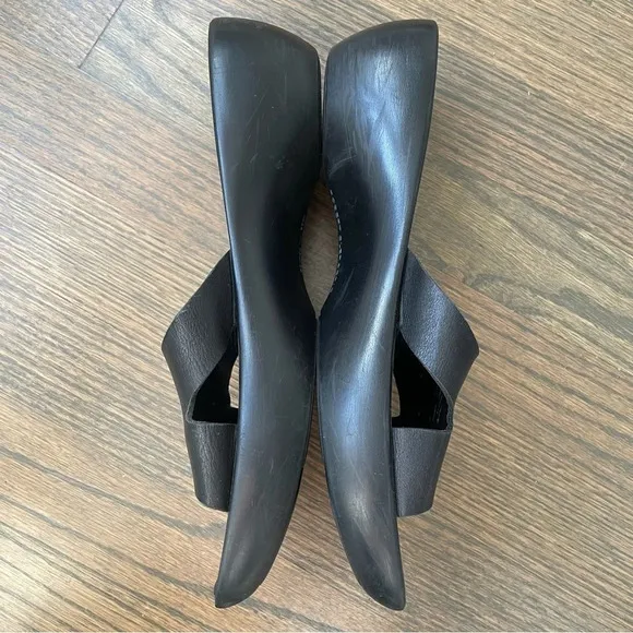 Robert Clergerie Paris Barneys New York Black Leather platform slides sandals