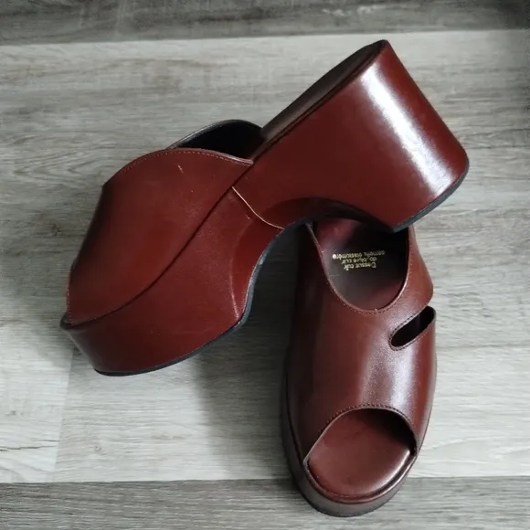 Robert Clergie Platform Sandals 6.5