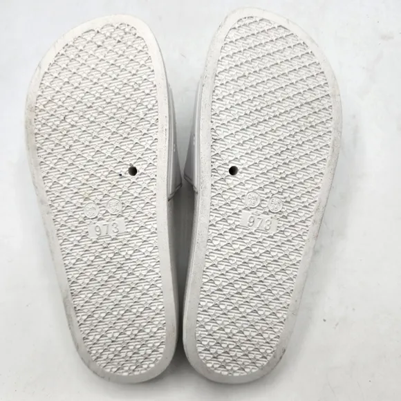 Roberto Cavalli Women Logo Pool Slides Sandals In White Size 6