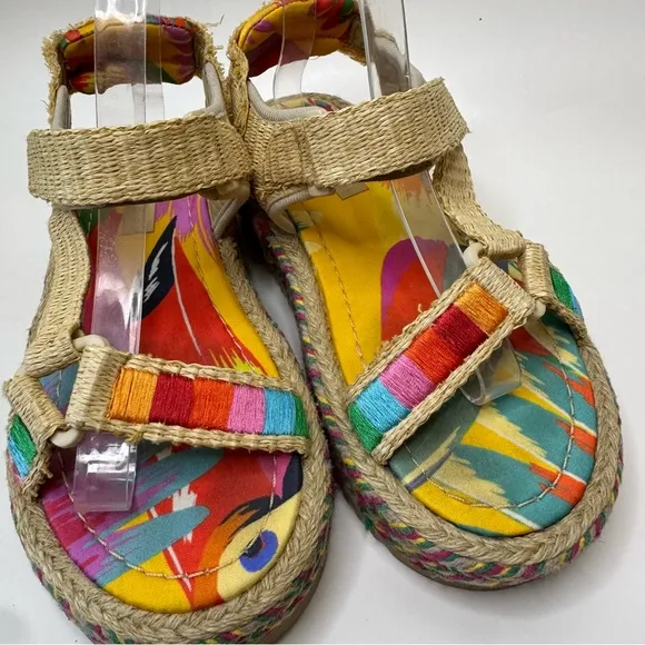 ❕SALE❕ Farm Rio Colorful Toucans Platform Sandals