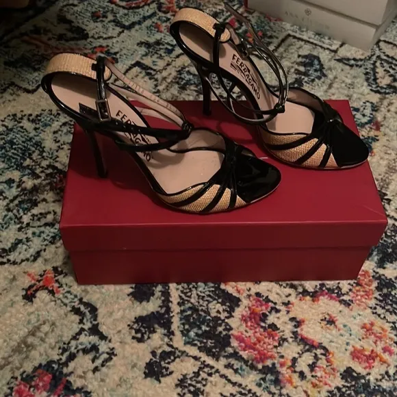 Salvatore Ferragamo Black Patent Grisbi Raffia High Heel Sandals w Dusters