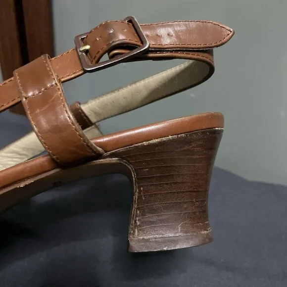 Salvatore Ferragamo Brown Leather Peep Toe Slingback Kitten Heel Sandals Shoes 9
