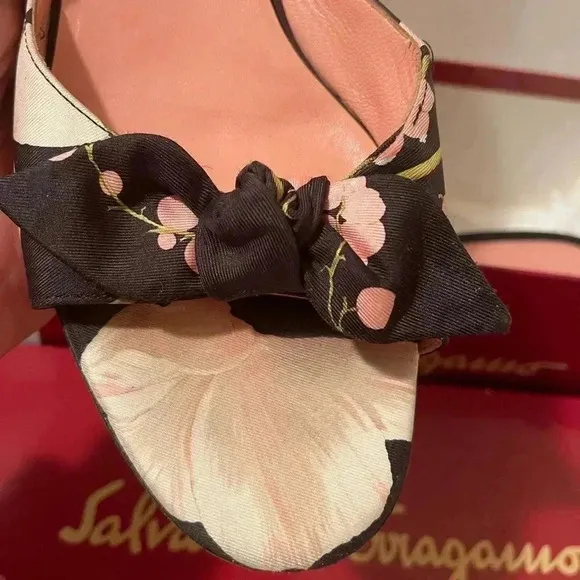 Salvatore Ferragamo gorgeous floral sandals with 2.5 inches heels good condition