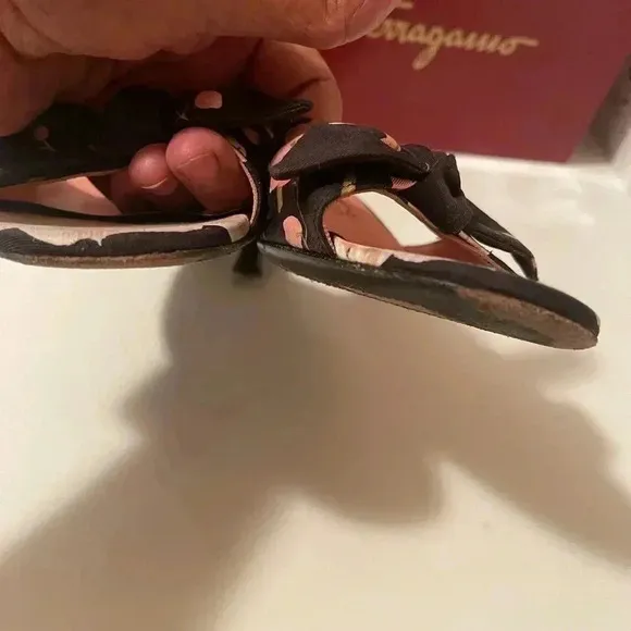 Salvatore Ferragamo gorgeous floral sandals with 2.5 inches heels good condition