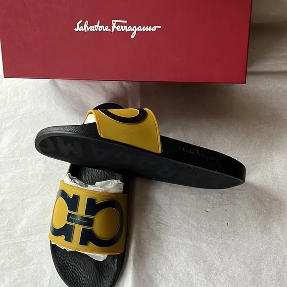 Salvatore ferragamo mens groove logo pool slide sandals size 8us brand …
