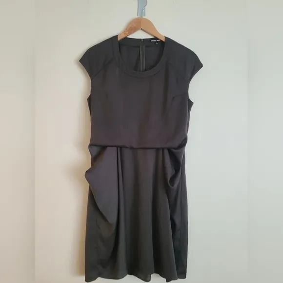 Samuel Dong spring drapey dress size s in olive.