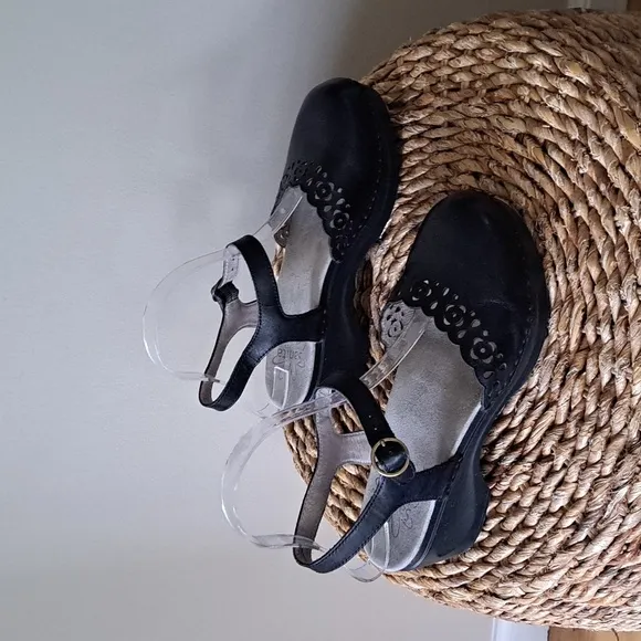 Sanita Womens Sansi Black Laser Cut Leather Clog Sandals EU38/US7.5-8