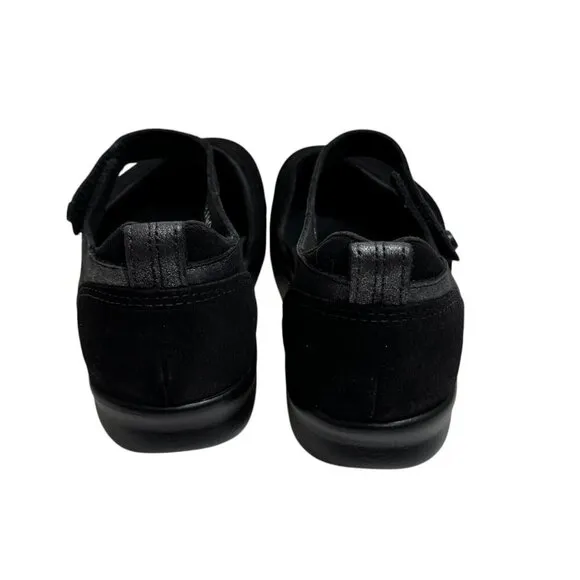 SAS Eden Black Perforated Closed Toe Comfort Sandals szie 8 M Excellent