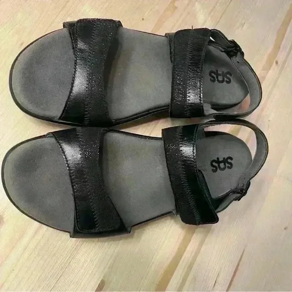 SAS Nudu Women’s size 9WW Black/Gray Leather Cushioned Adjustable Sandals EUC