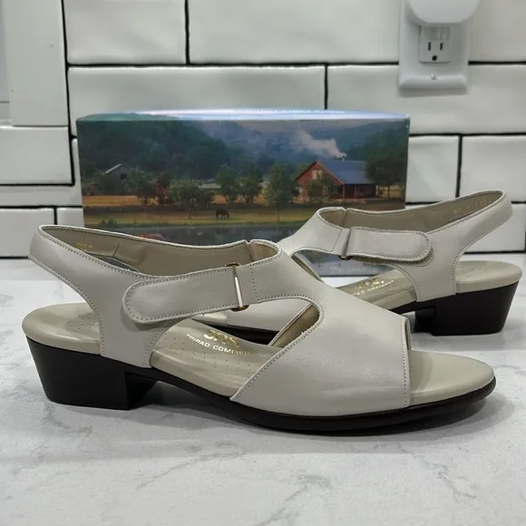 SAS Suntimer Heel Strap Sandal Pearl Bone Size 11