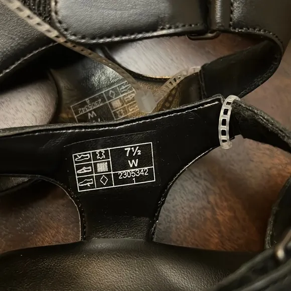 SAS Suntimer Leather Sandals.
