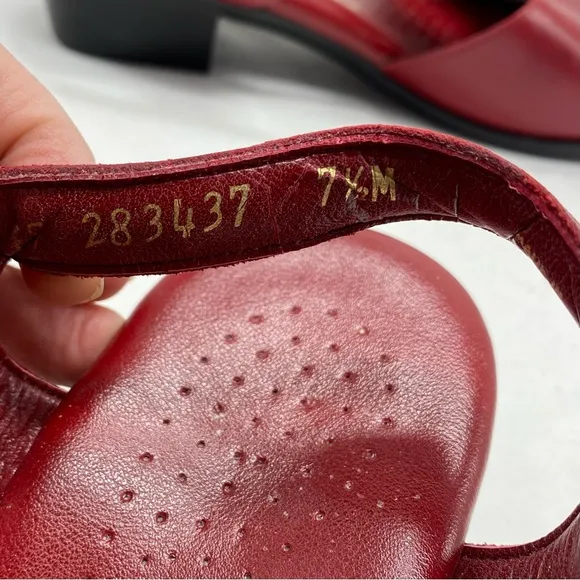 SAS Suntimer Red Leather Sandals 7.5