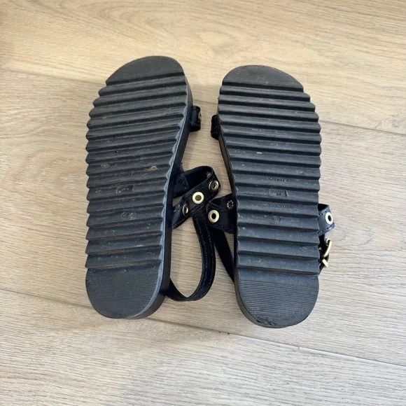 Schutz Black Leather Strappy Grommets Sandals Size 8