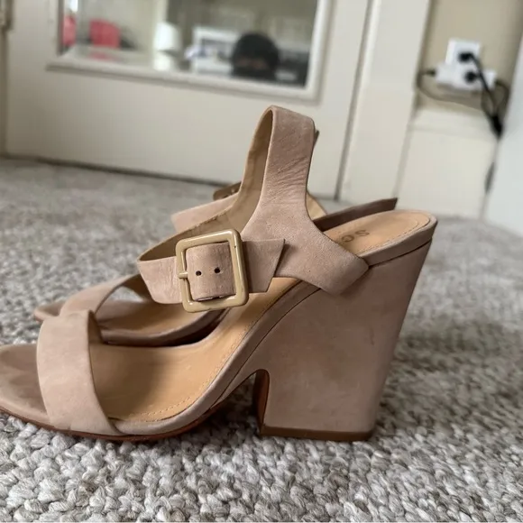 SCHUTZ Tan Suede Sandals